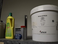 Partij diversen bestaande uit o.a. uzin utz vloercoating ep3020, glasvezellijm, sikkens alphatex & den braven kit - afbeelding 2 van  6