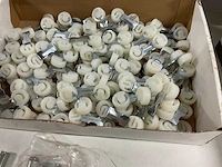 Partij diversen deurbeslag en schanieren - afbeelding 7 van  9