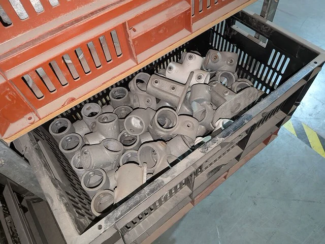 Partij diversen in 6x rolcontainer - afbeelding 3 van  28