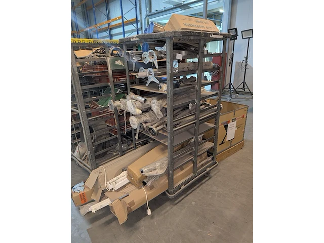 Partij diversen in 6x rolcontainer - afbeelding 8 van  28