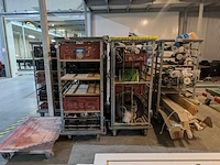 Partij diversen in 6x rolcontainer
