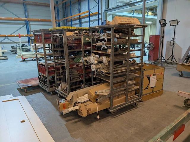 Partij diversen in 6x rolcontainer - afbeelding 12 van  28