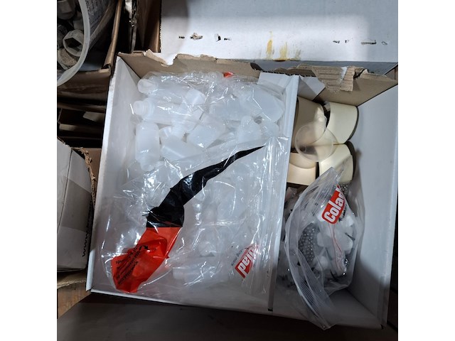 Partij diversen in gitterbox - afbeelding 9 van  11