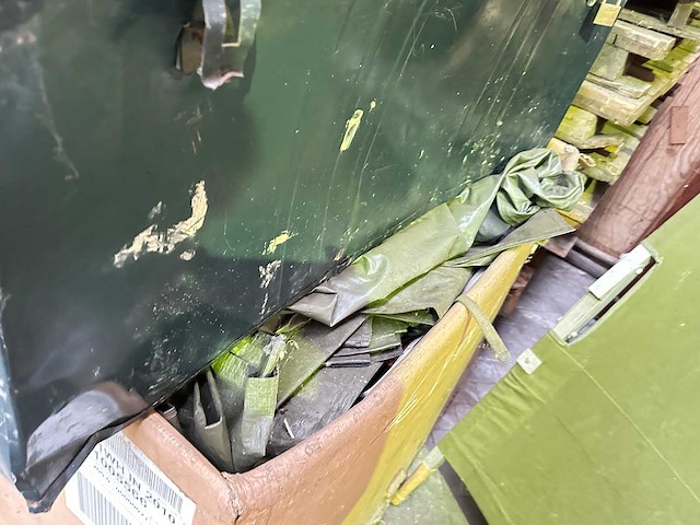 Partij diversen legeruitrusting en magazijninventaris - afbeelding 9 van  13