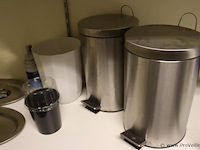 Partij diversen o.a. afvalemmers, rieten mand, schalen & bestekbak - afbeelding 3 van  5