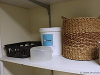 Partij diversen o.a. afvalemmers, rieten mand, schalen & bestekbak - afbeelding 5 van  5