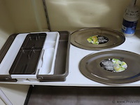 Partij diversen o.a. afvalemmers, rieten mand, schalen & bestekbak - afbeelding 2 van  5