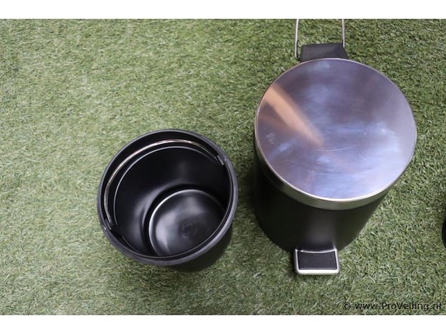 Partij diversen o.a. afvalemmers, toiletborstelhouder & kaarsje in glas - afbeelding 2 van  3