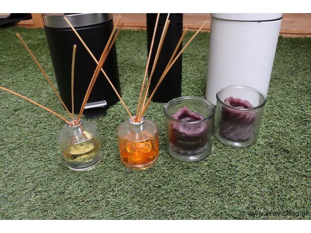 Partij diversen o.a. afvalemmers, toiletborstelhouder & kaarsje in glas - afbeelding 3 van  3