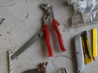 Partij diversen o.a. bosch schuurmachine type psp 230, handzaag, tang, boor & stanley messen - afbeelding 6 van  9