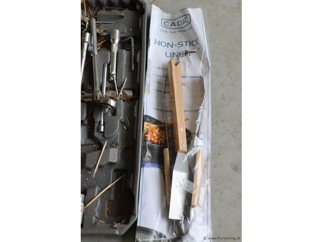 Partij diversen o.a. bosch schuurmachine type psp 230, handzaag, tang, boor & stanley messen - afbeelding 9 van  9