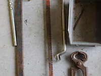 Partij diversen o.a. bosch schuurmachine type psp 230, handzaag, tang, boor & stanley messen - afbeelding 5 van  9