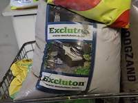 Partij diversen o.a. excluton sierzand, speciekuip, jerrycans, metselmortel & plantengieter - afbeelding 7 van  14