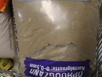 Partij diversen o.a. excluton sierzand, speciekuip, jerrycans, metselmortel & plantengieter - afbeelding 8 van  14