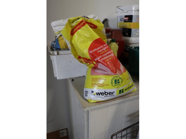 Partij diversen o.a. excluton sierzand, speciekuip, jerrycans, metselmortel & plantengieter - afbeelding 9 van  14