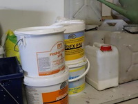 Partij diversen o.a. excluton sierzand, speciekuip, jerrycans, metselmortel & plantengieter - afbeelding 11 van  14