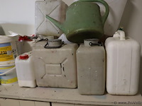 Partij diversen o.a. excluton sierzand, speciekuip, jerrycans, metselmortel & plantengieter - afbeelding 12 van  14