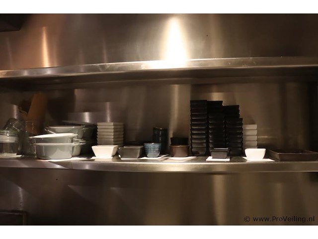 Partij diversen o.a. glazen voorraadpot, braadpannen & (saus) bakjes - afbeelding 1 van  4