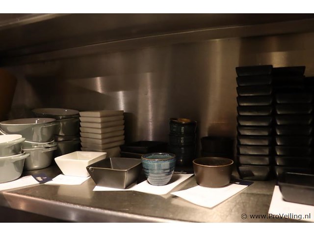 Partij diversen o.a. glazen voorraadpot, braadpannen & (saus) bakjes - afbeelding 3 van  4