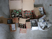 Partij diversen o.a. hafele sluitplaat & sloten - afbeelding 1 van  5