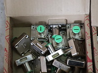 Partij diversen o.a. hafele sluitplaat & sloten - afbeelding 2 van  5