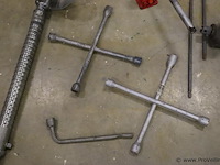 Partij diversen o.a. kruissleutels & hydraulische flessenkrik - afbeelding 5 van  8