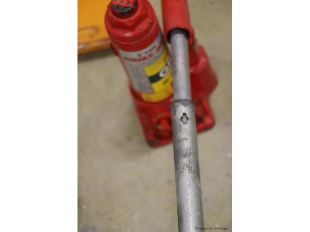 Partij diversen o.a. kruissleutels & hydraulische flessenkrik - afbeelding 2 van  8
