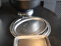 Partij diversen o.a. schaal op voet, serveer & dienbladen - afbeelding 1 van  5