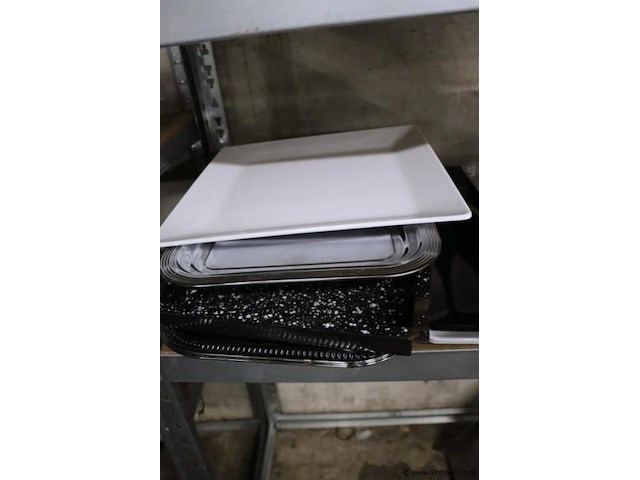 Partij diversen o.a. serveer dienbladen, borden & kassarollen - afbeelding 2 van  7