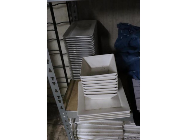 Partij diversen o.a. serveerborden & kommen - afbeelding 2 van  4