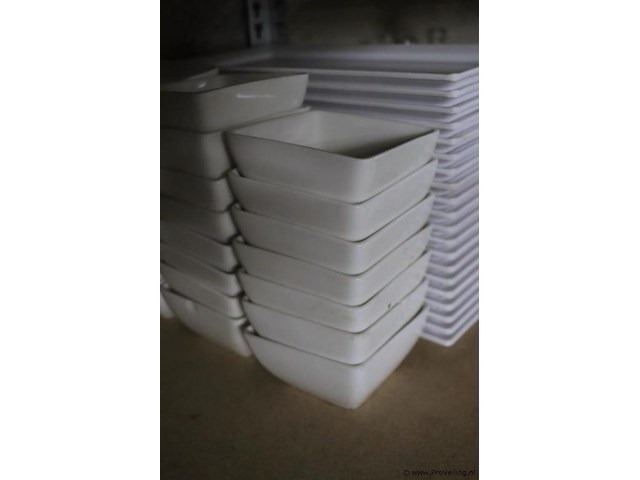 Partij diversen o.a. serveerschaaltjes, borden & glazen - afbeelding 2 van  8