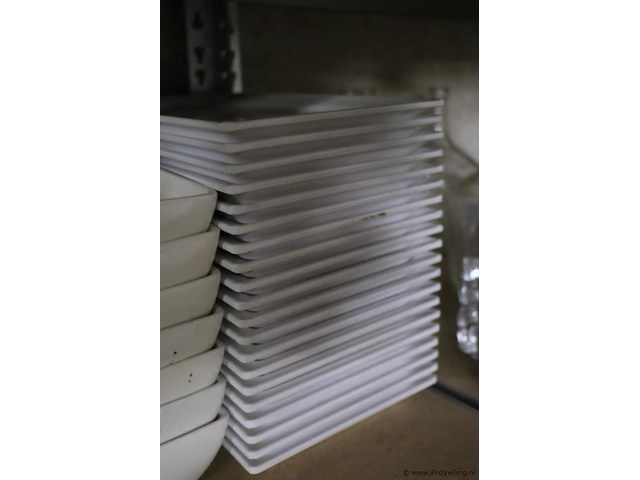 Partij diversen o.a. serveerschaaltjes, borden & glazen - afbeelding 3 van  8