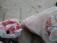 Partij diversen o.a. sjorbanden, pluggen, schroeven, tangen, zaag, schroevendraaiers & kitspuit - afbeelding 18 van  18