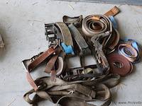 Partij diversen o.a. sjorbanden, pluggen, schroeven, tangen, zaag, schroevendraaiers & kitspuit - afbeelding 10 van  18