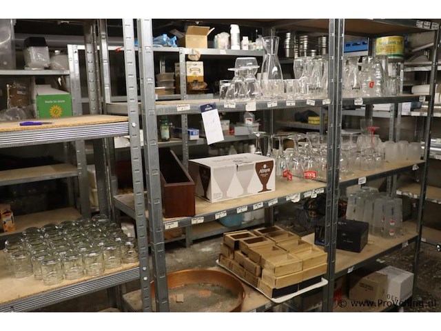 Partij diversen o.a. texels bierglas, glazen potjes, amstel radler glazen, wijn & borrelglazen - afbeelding 1 van  11