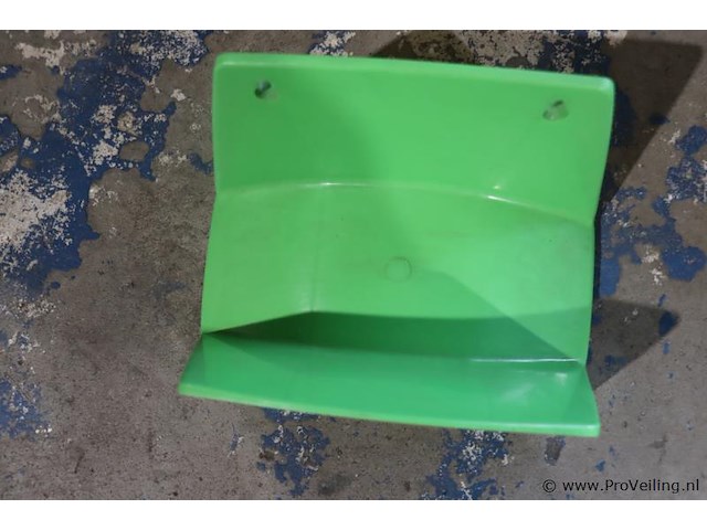 Partij diversen o.a. tuinslanghouders & wurth rubberspray - afbeelding 2 van  10