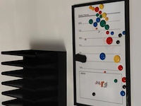 Partij diversen o.a. whiteboard, archiveerbakken, pennen & etiketten - afbeelding 3 van  8