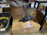 Partij diversen onder tafel - afbeelding 2 van  7