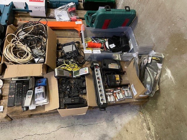 Partij diversen op een pallet - afbeelding 5 van  5