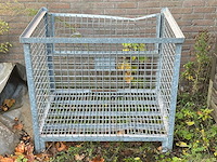 Partij diversen, pallets en palletboxen op het buitenterrein - afbeelding 2 van  14