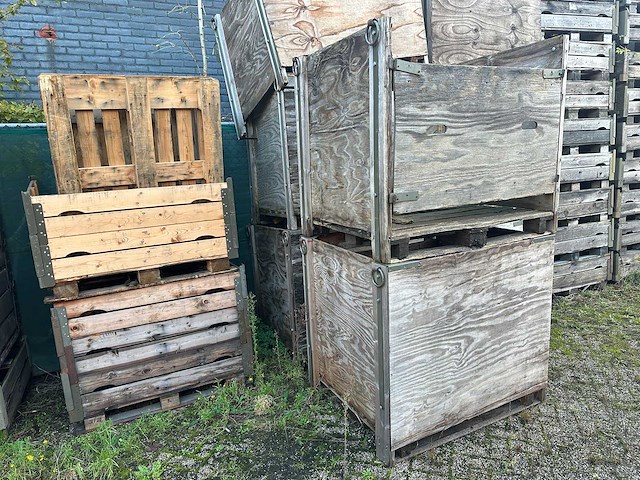 Partij diversen, pallets en palletboxen op het buitenterrein - afbeelding 3 van  14