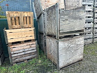 Partij diversen, pallets en palletboxen op het buitenterrein - afbeelding 3 van  14