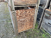 Partij diversen, pallets en palletboxen op het buitenterrein - afbeelding 4 van  14