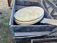 Partij diversen, pallets en palletboxen op het buitenterrein - afbeelding 5 van  14