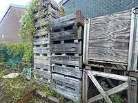 Partij diversen, pallets en palletboxen op het buitenterrein - afbeelding 8 van  14