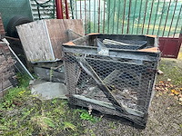 Partij diversen, pallets en palletboxen op het buitenterrein - afbeelding 14 van  14