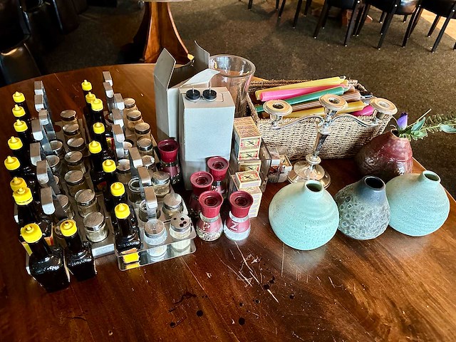 Partij diversen restaurantbenodigdheden - afbeelding 1 van  4