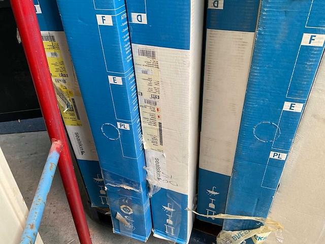 Partij diversen sealskin douche & badwanden - afbeelding 7 van  8