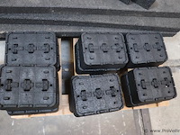 Partij diversen t.b.v. zonnepanelen o.a. schuimrubberen beschermingshoeken en profielen - afbeelding 2 van  5