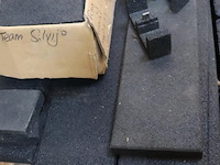 Partij diversen t.b.v. zonnepanelen o.a. schuimrubberen beschermingshoeken en profielen - afbeelding 3 van  5